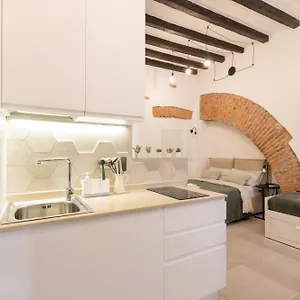 Apartamento Bricks & Beams In The Key Area Of, Milán