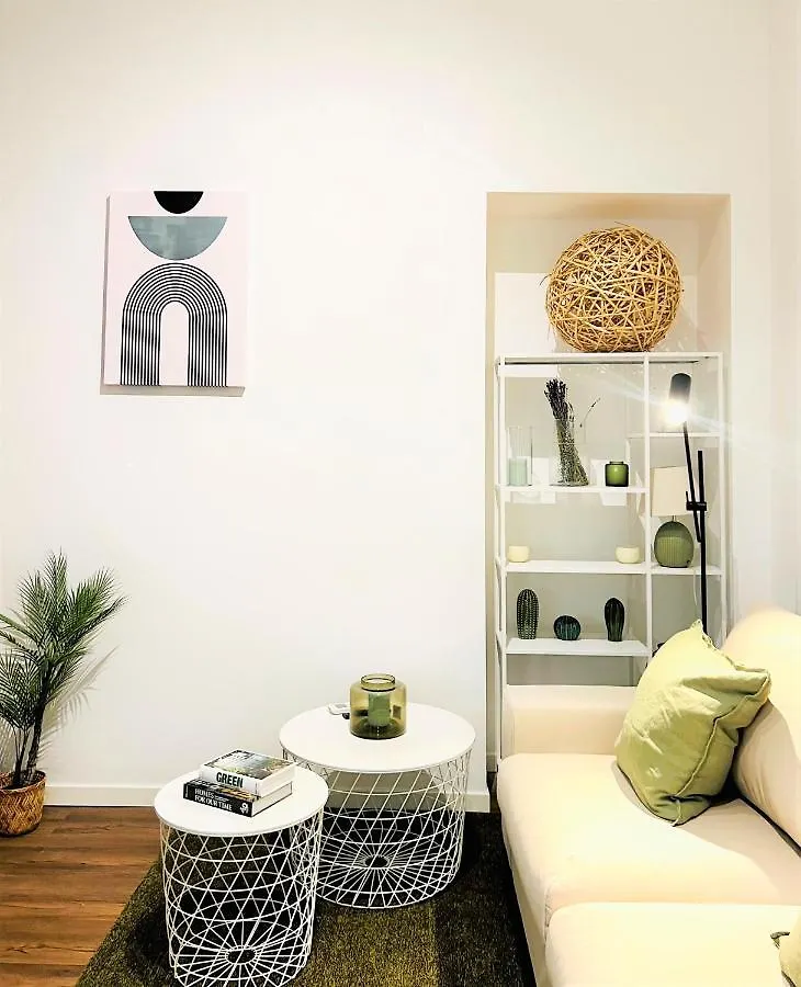 Tarra Luxury Suite Милан 0*,  Италия
